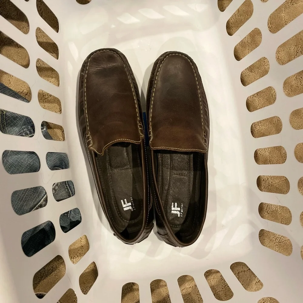 Men’s slip-on driving loafer by J. Ferrar in  size 13